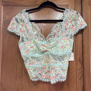 NWT Free People Garden Party Tee in Sprout Green - Size Medium